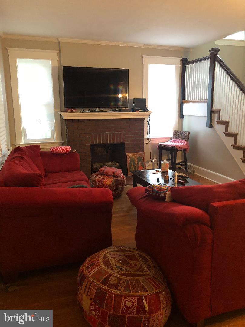 1801 Chelsea Road Baltimore, MD 21216 - Photo 5 of 27 Living Room