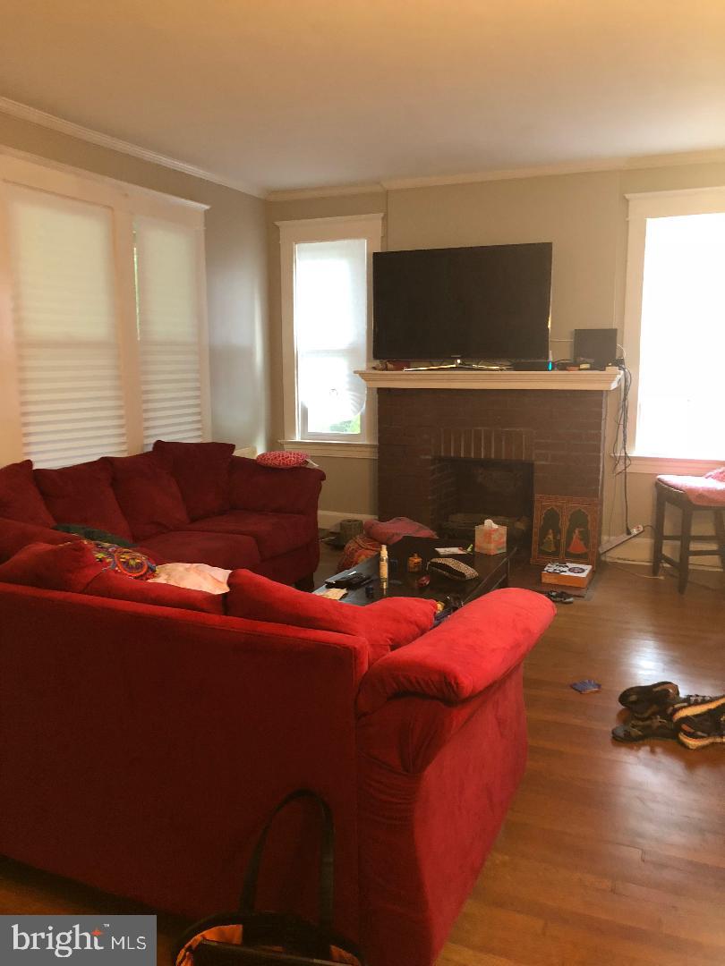 1801 Chelsea Road Baltimore, MD 21216 - Photo 6 of 27 Living Room