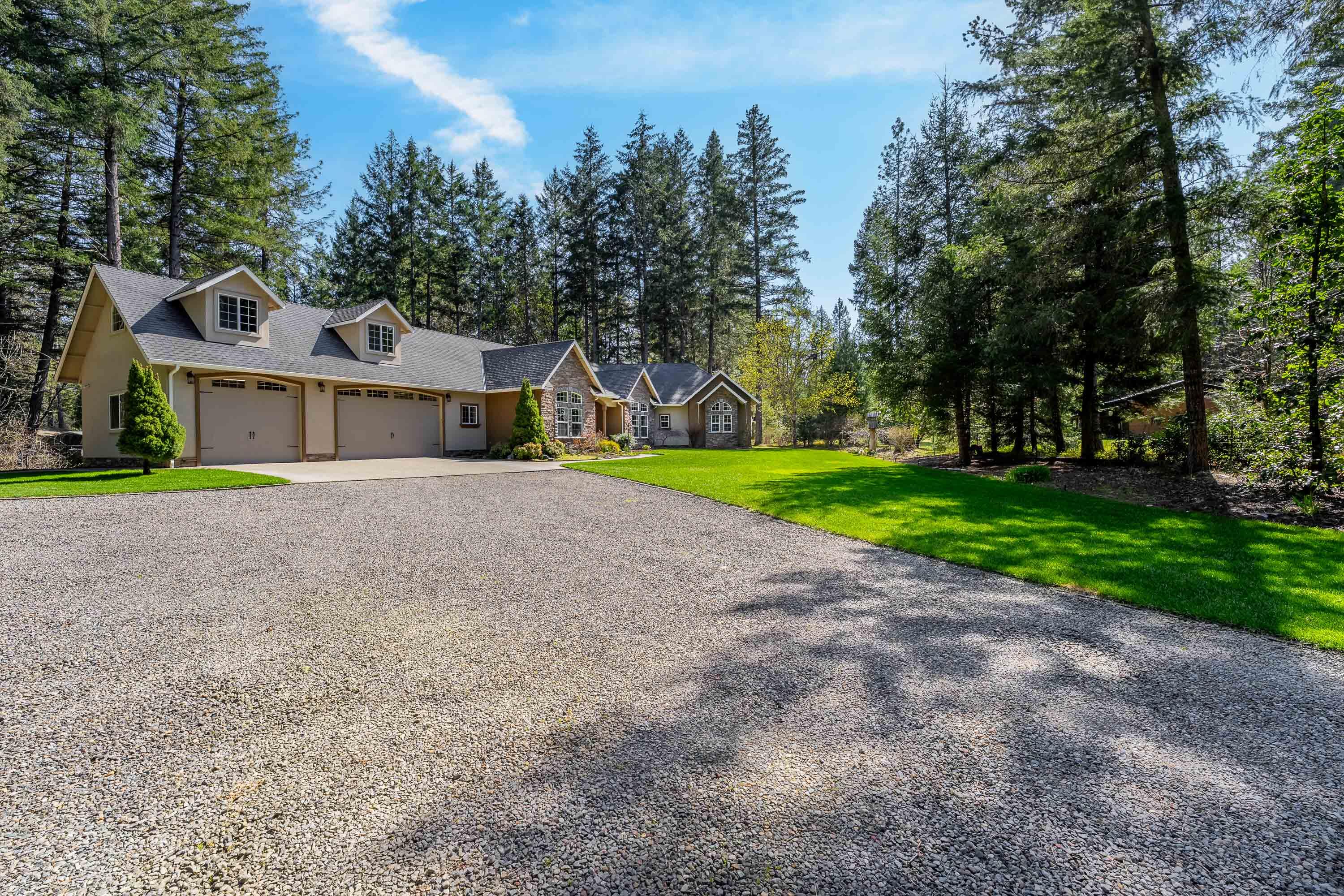 232 Riessen Road Grants Pass, OR 97526 - Photo 2 of 52 EXT (15 of 19)