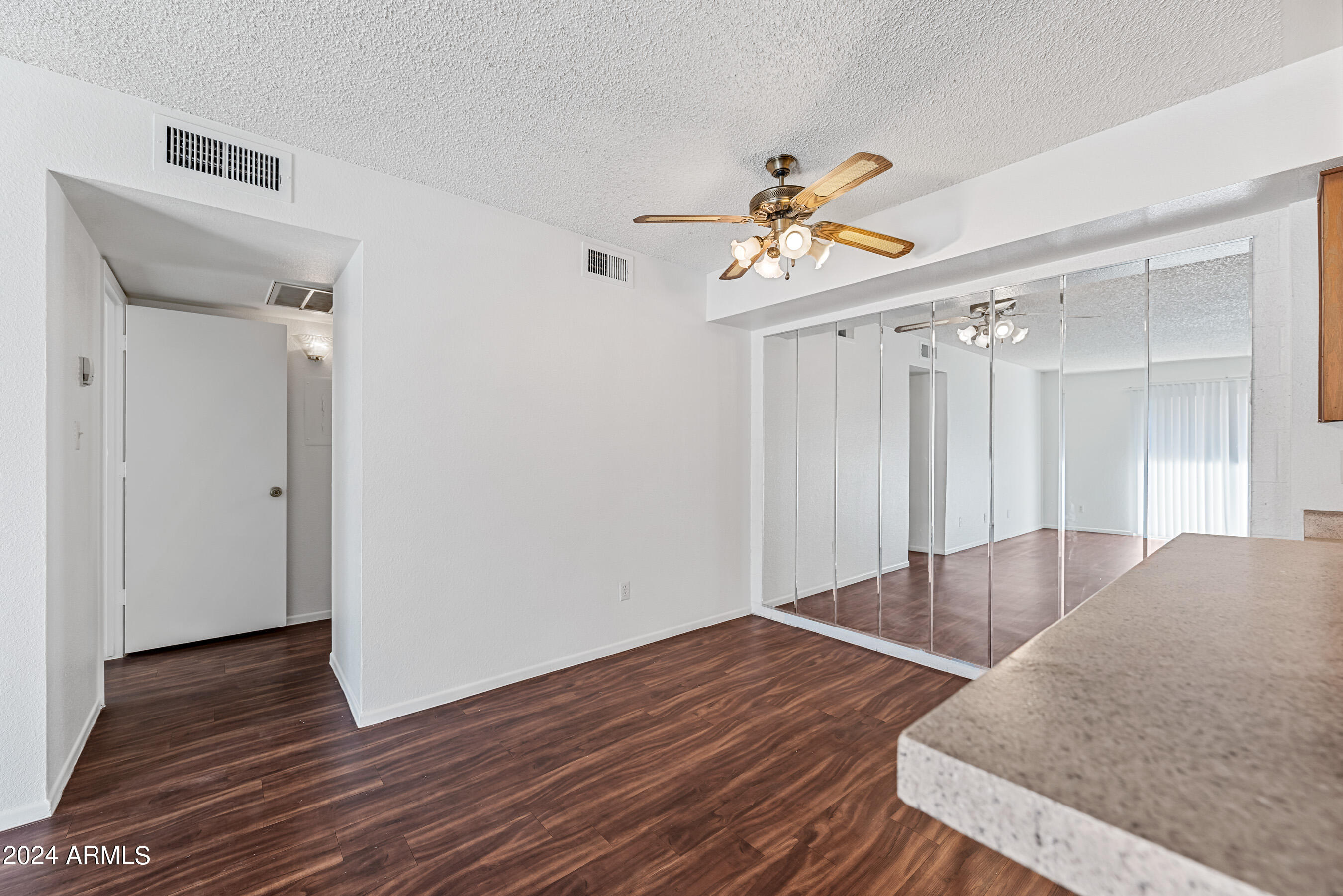 2625 East Indian School Road, Unit 213 Phoenix, AZ 85016 - Photo 6 of 15 15-2625EISR213-ocupix