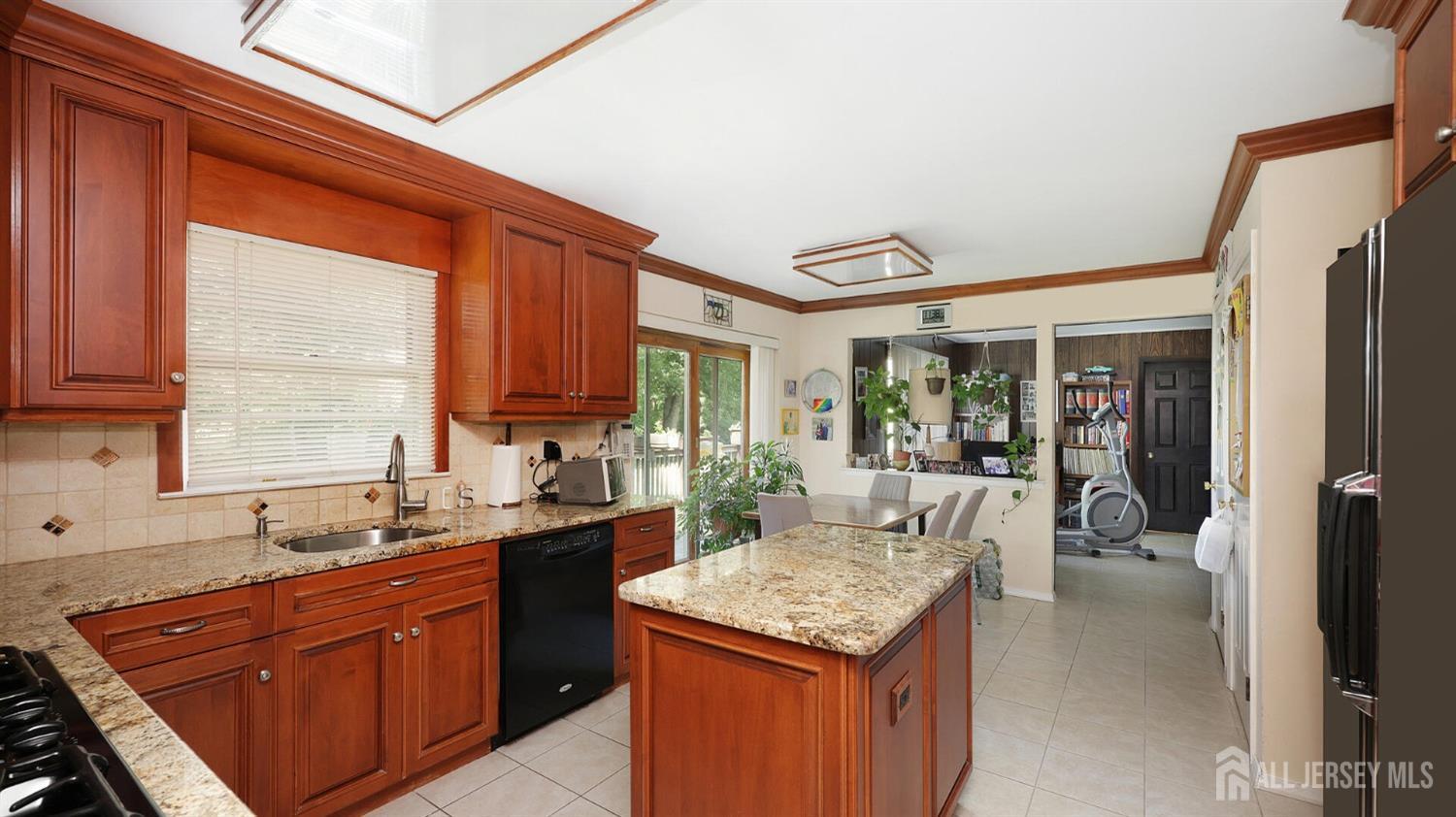 6 Darby Road East Brunswick, NJ 08816 - Photo 6 of 23 Gallery Image 6