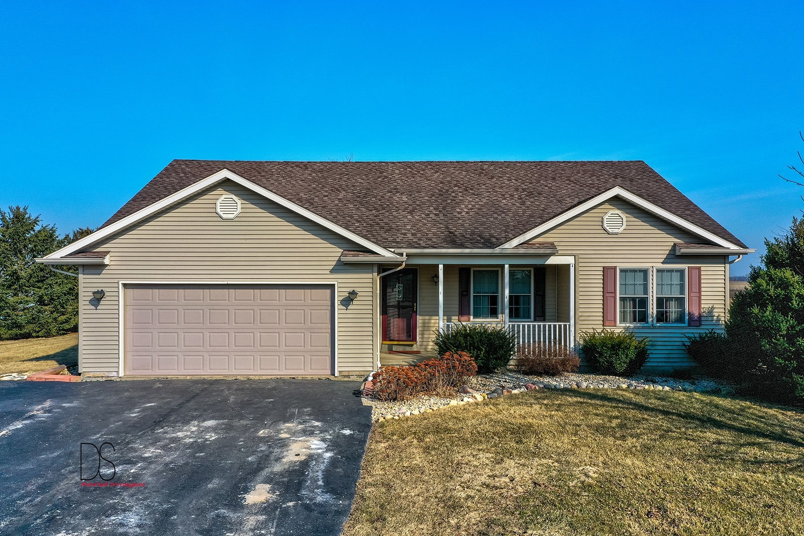 3976 East 2259th Road Serena, IL 60549 - Photo 2 of 24 a view of front a house with a yard
