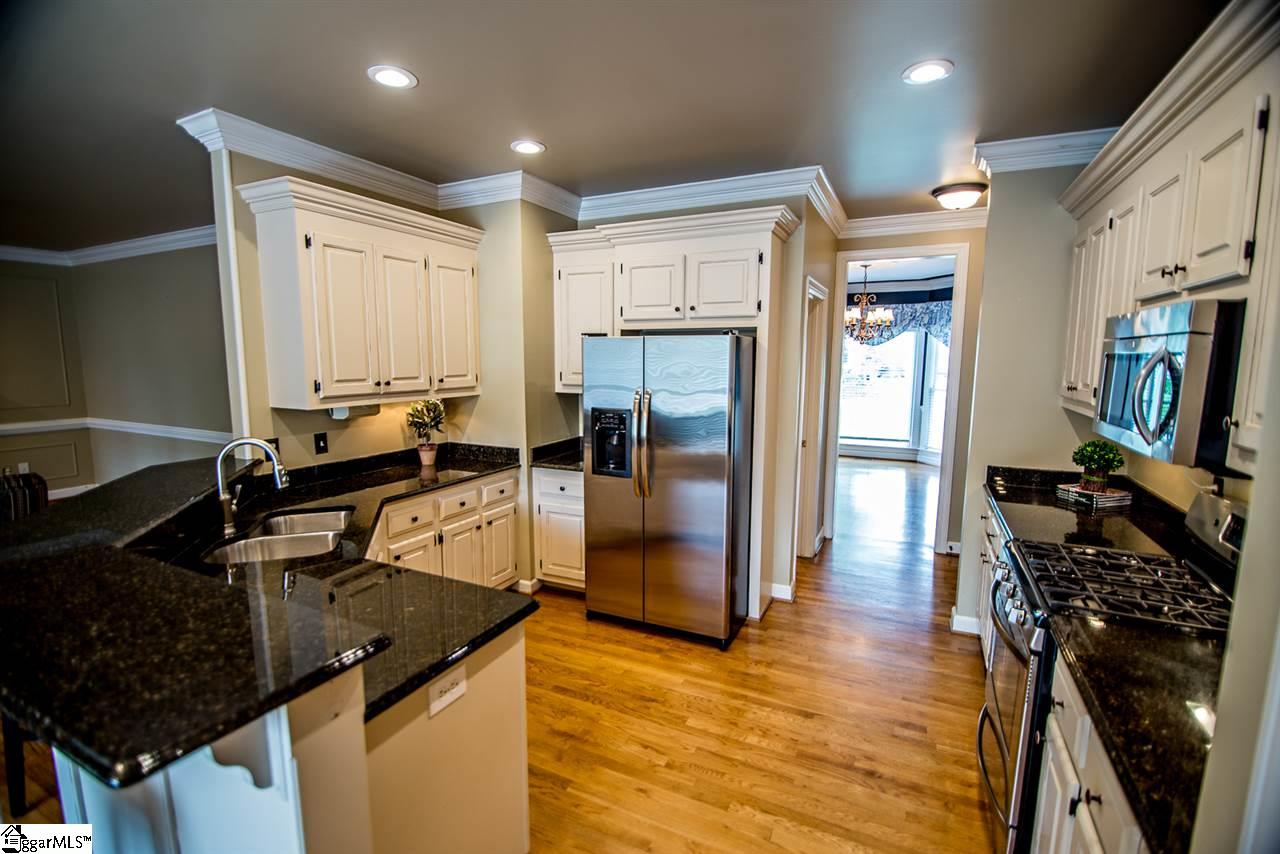 104 Quail Ridge Drive Simpsonville, SC 29680 - Photo 9 of 32 Gallery Image 9