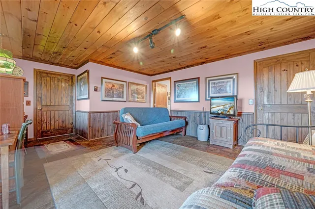 $750,000 | 540 Mountain Farm Road, Boone, NC 28607