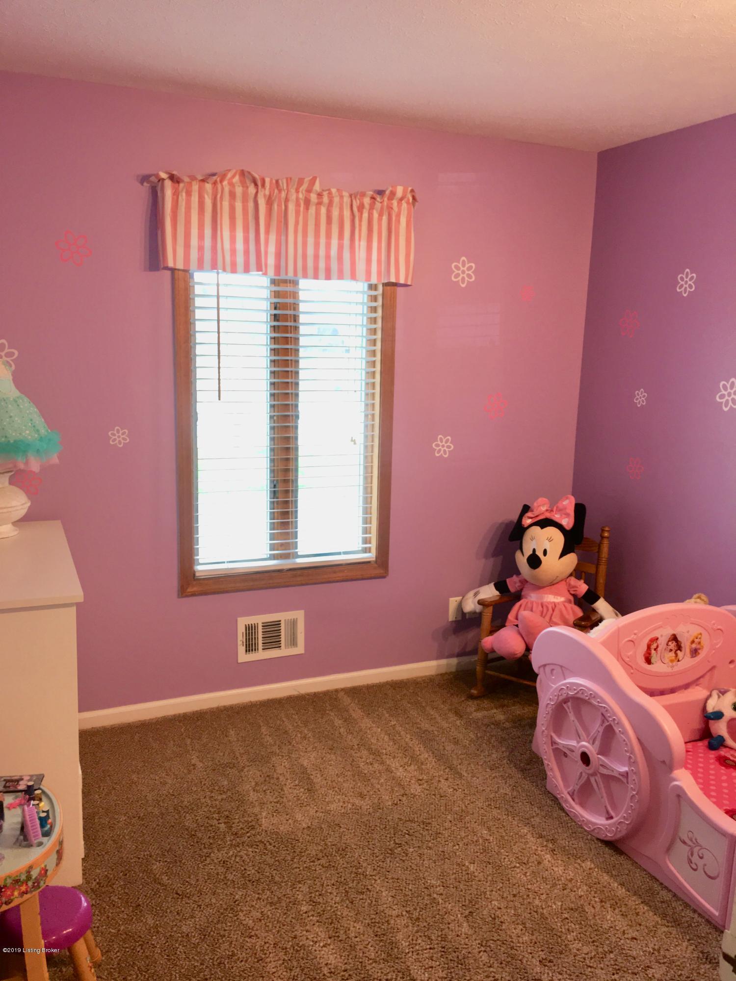 403 Revolutionary Road Louisville, KY 40214 - Photo 16 of 34 ED86C3FC-8BDD-4152-8F9D-F35DBA1E2DDE
