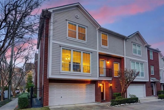 $2,945 | 1015 Eberhard Street, Houston, TX 77019