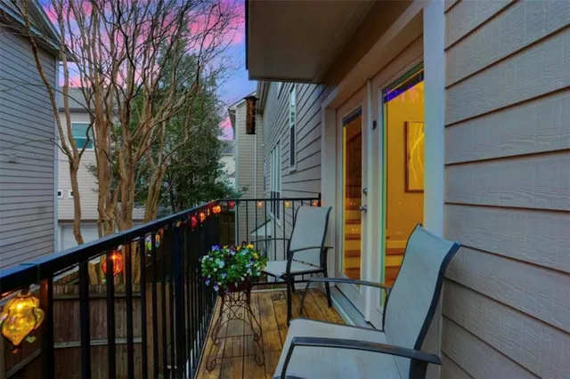 $2,945 | 1015 Eberhard Street, Houston, TX 77019