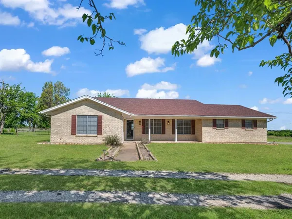 $570,000 | 5108 Woodard Avenue, Cleburne, TX 76033