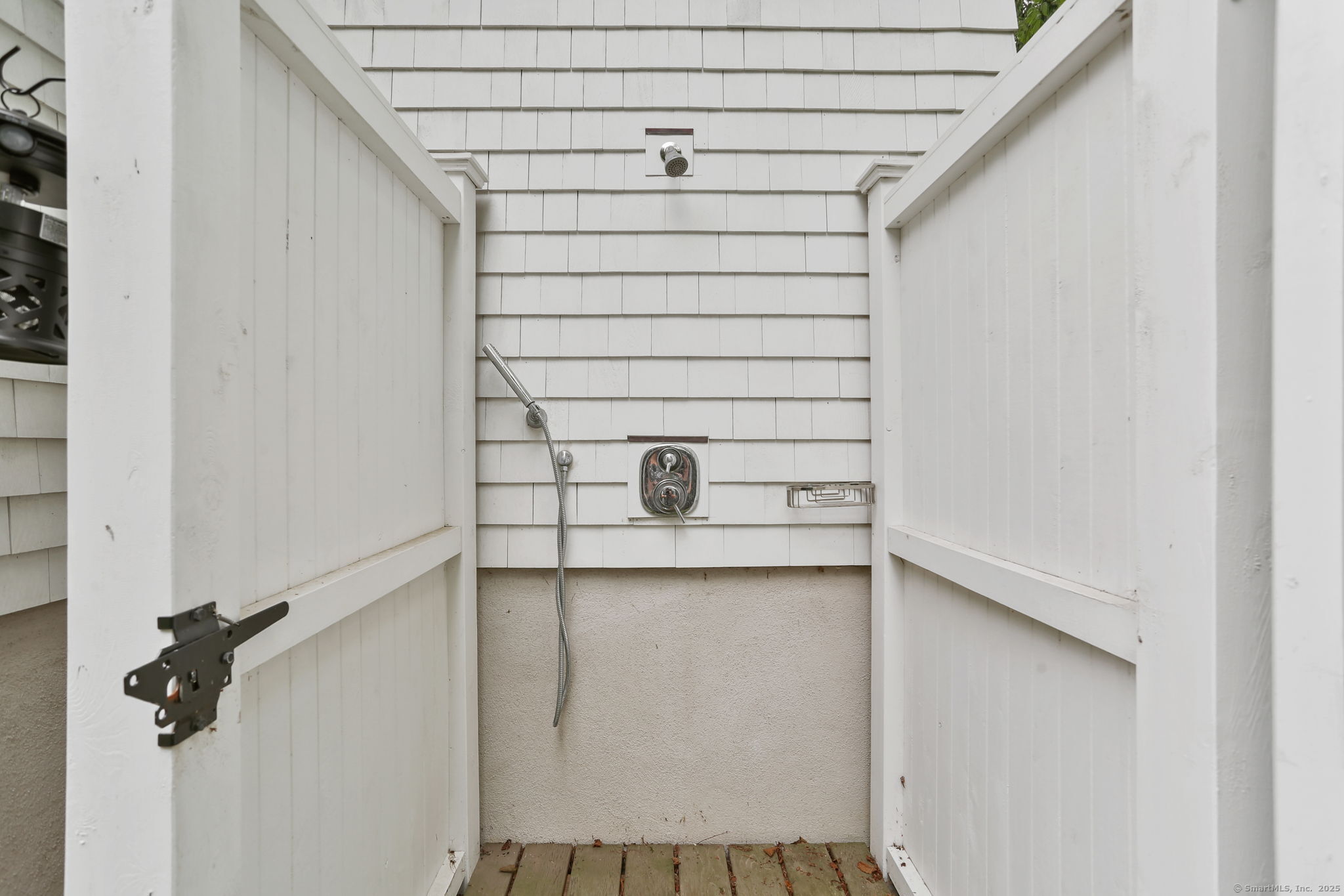 28 Norwalk Avenue Westport, CT 06880 - Photo 35 of 36 a close view of shower