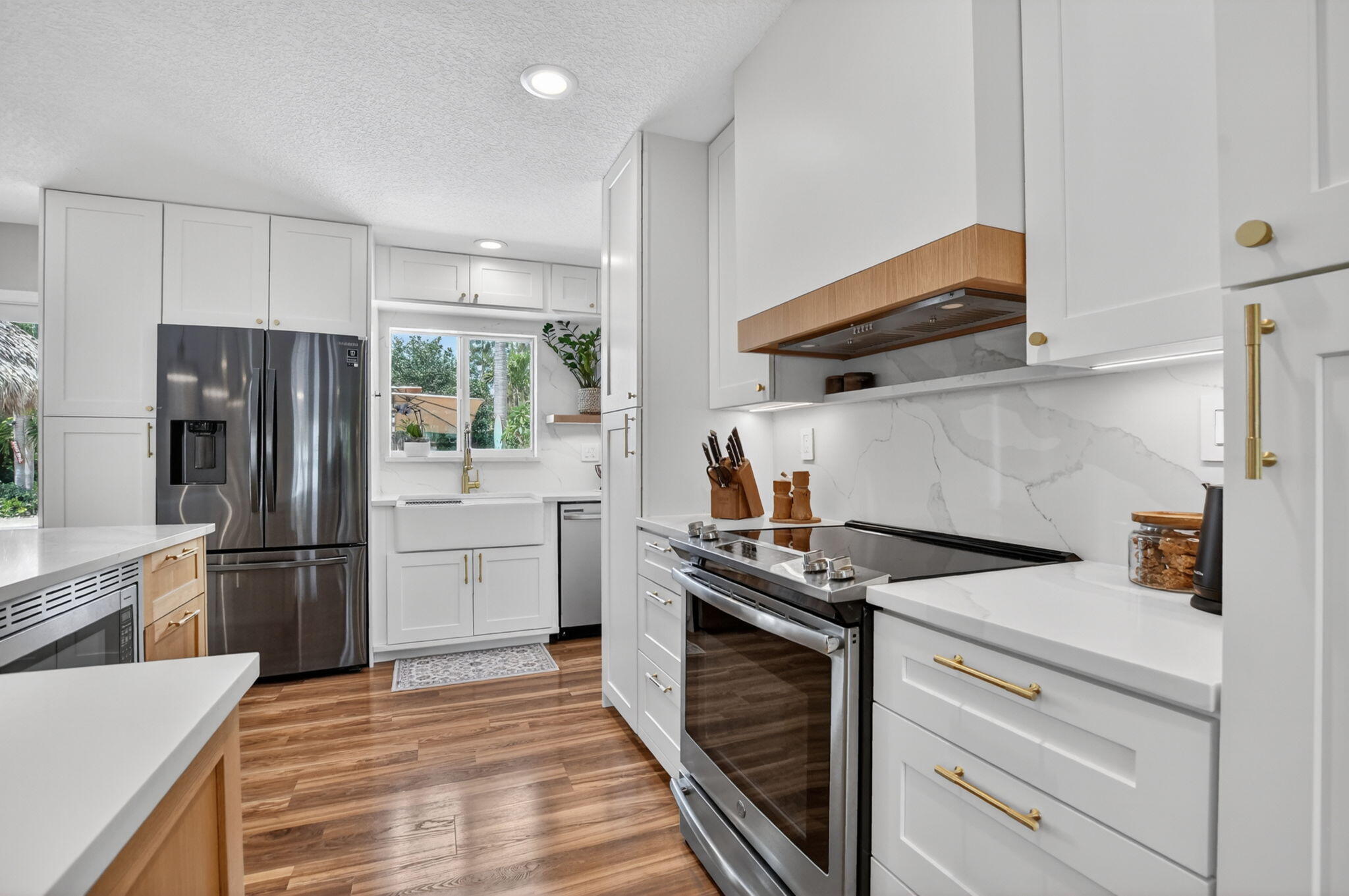 6951 Northeast 7th Avenue Boca Raton, FL 33487 - Photo 18 of 60 18-web-or-mls-DSC_2051