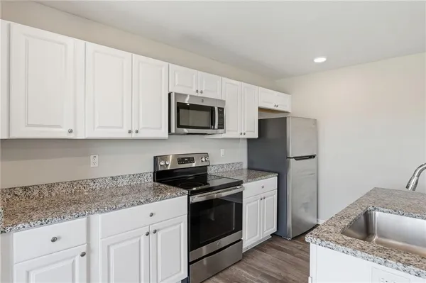 $329,900 | 9800 East 219th Circle, Peculiar, MO 64078