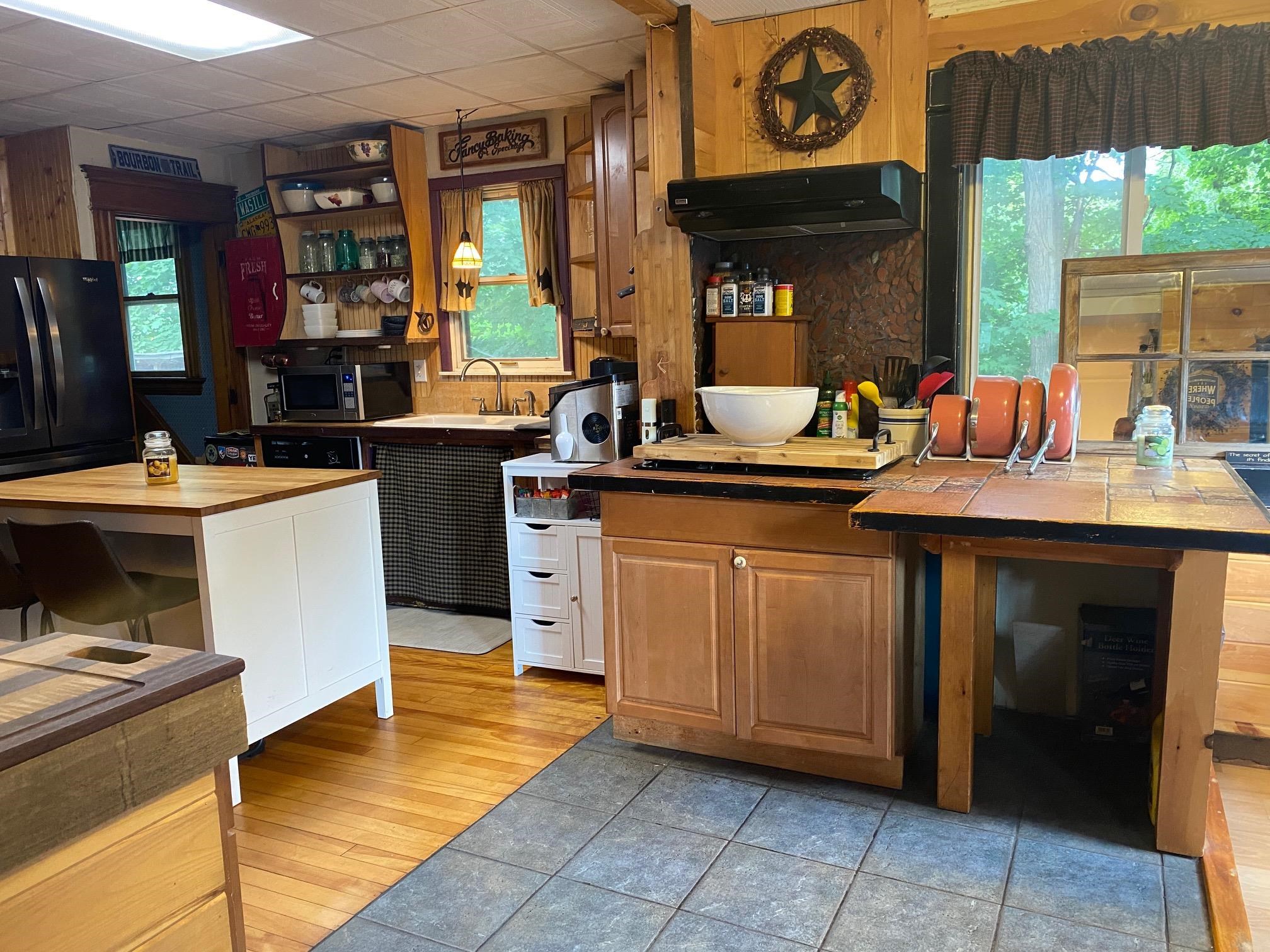 27 Franklin Street Barre, VT 05641 - Photo 4 of 18