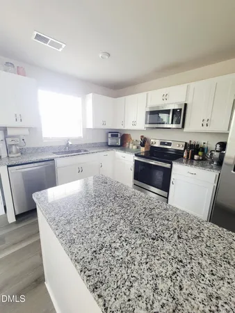 $1,950 | 5945 River Landings Drive, Raleigh, NC 27616