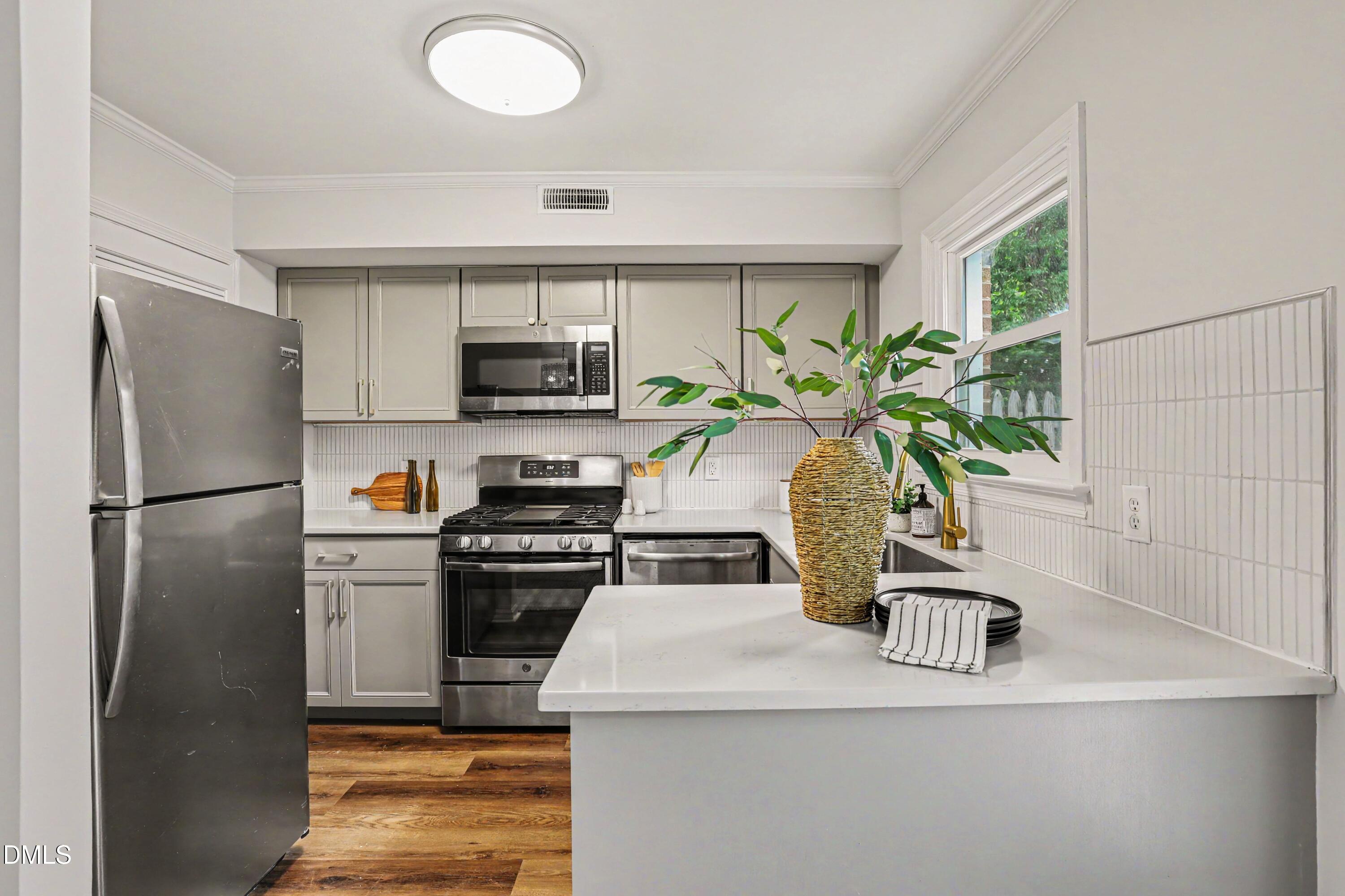 3736 Yorktown Place Raleigh, NC 27609 - Photo 11 of 26