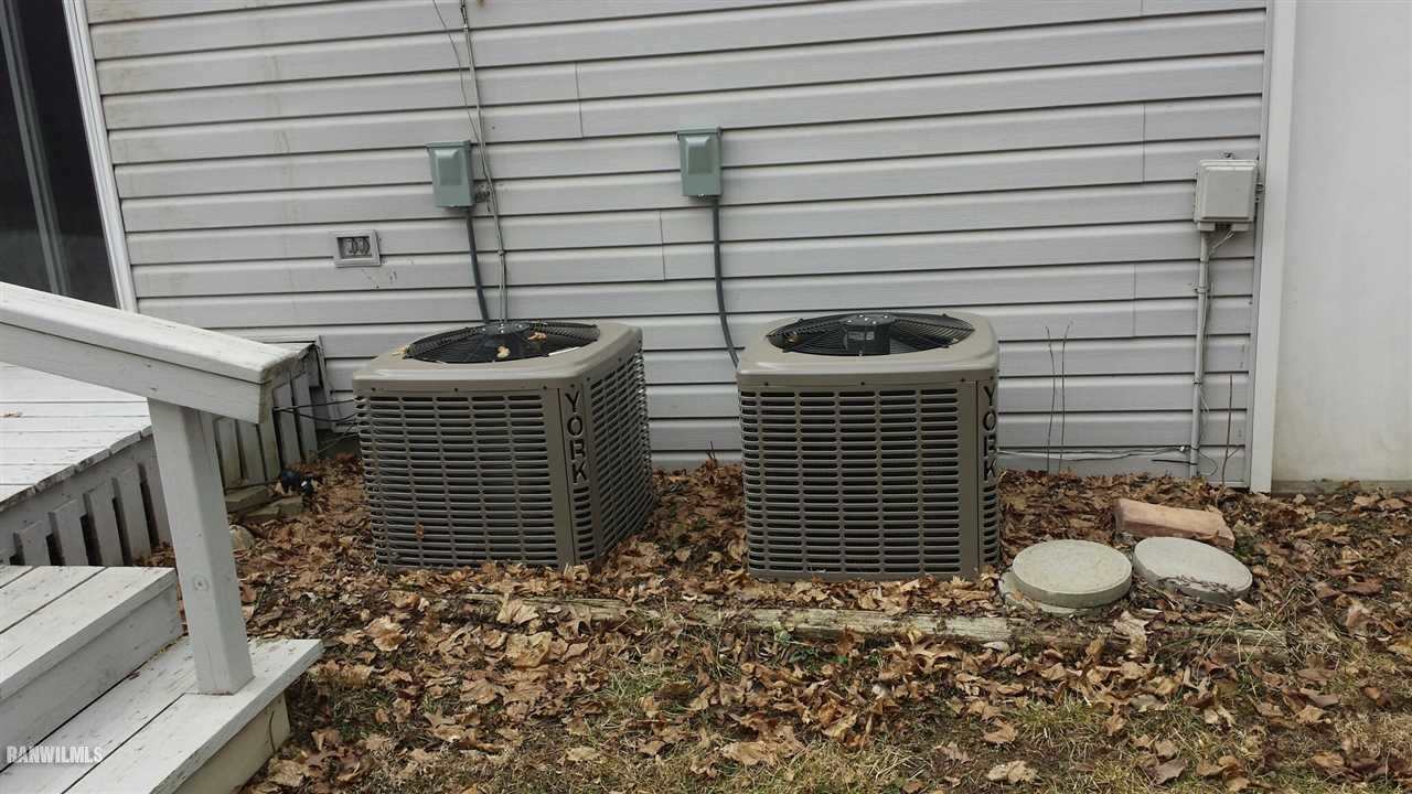 1345 Ridgefield Road Freeport, IL 61032 - Photo 23 of 24 Gallery Image 23