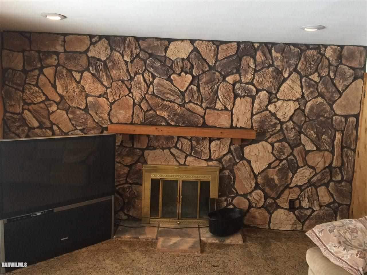 1345 Ridgefield Road Freeport, IL 61032 - Photo 9 of 24 Gallery Image 9