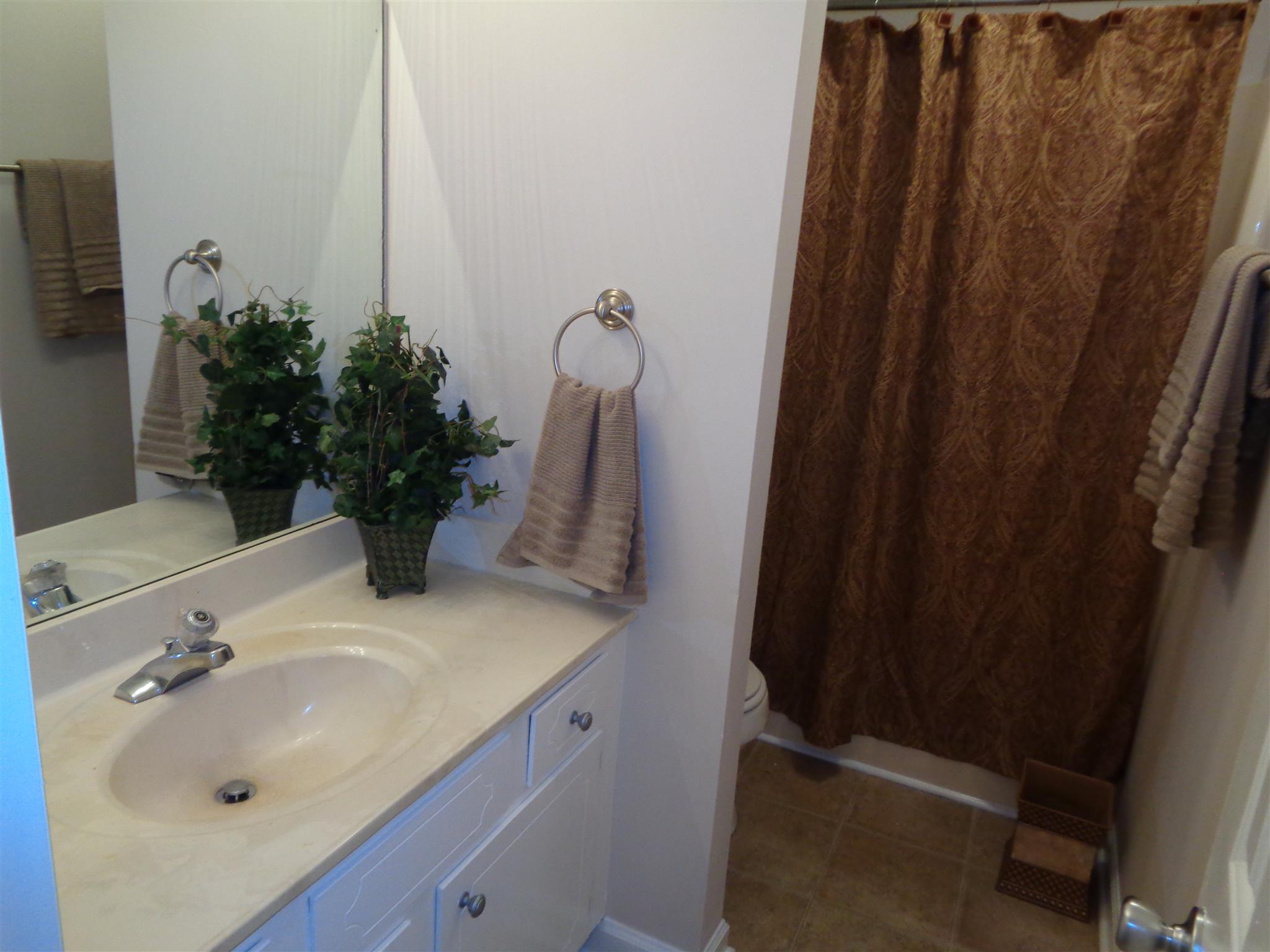 4001 Anderson Road, Unit I55 Nashville, TN 37217 - Photo 11 of 15 Full bath