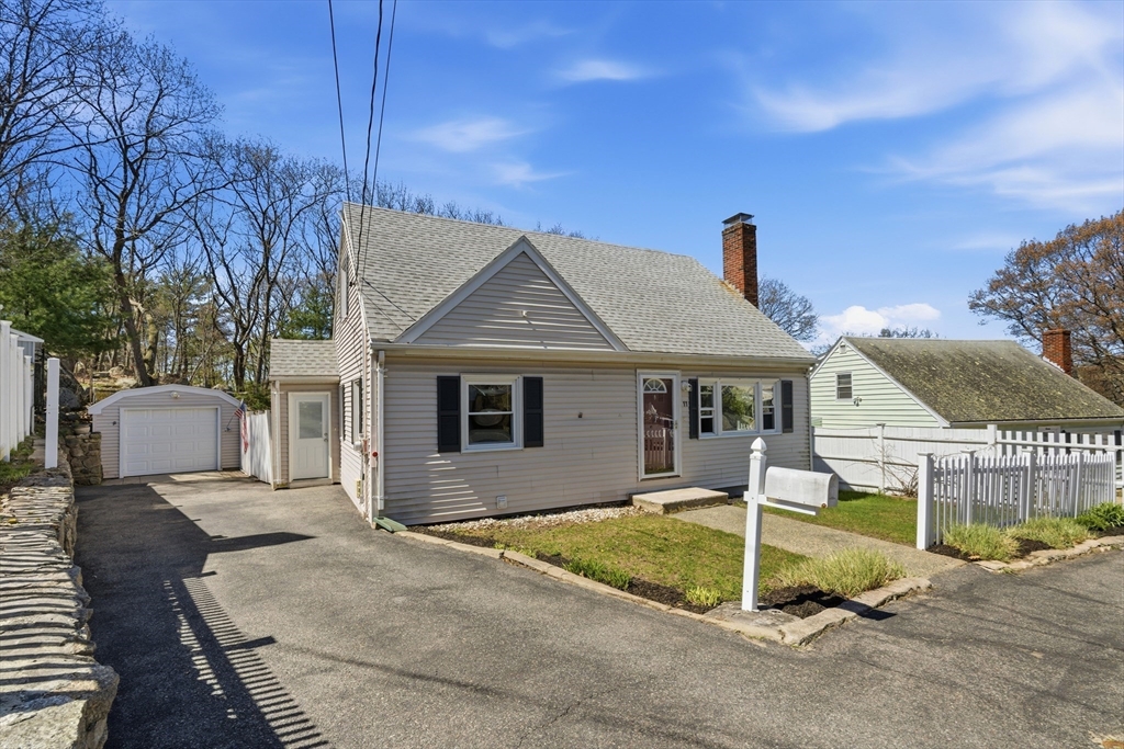 11 Cannon Rock Road Lynn, MA 01904 - Photo 2 of 29