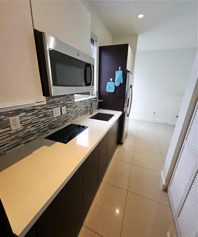 $1,850 | 6410 Northwest 105th Place, Unit STUDIO, Doral, FL 33178