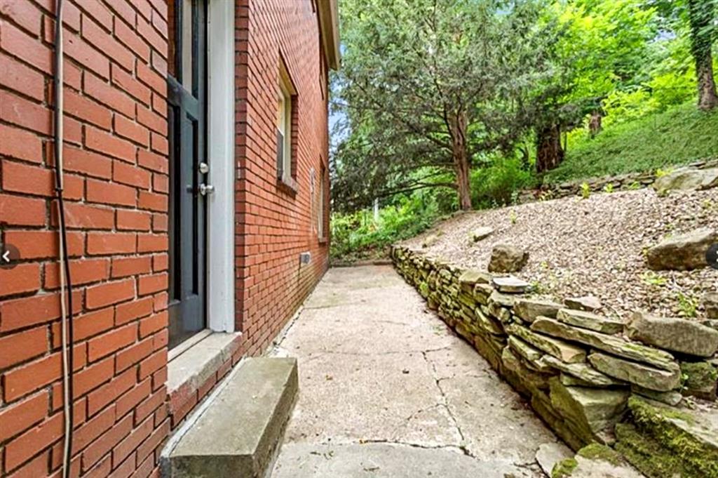 18 Wilkins Road Pittsburgh, PA 15221 - Photo 21 of 23 Gallery Image 21