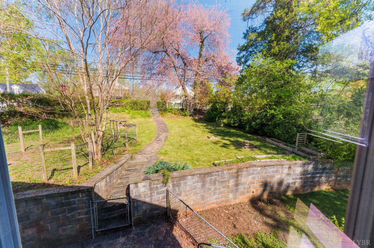 113 Garland Avenue Amherst, VA 24521 - Photo 28 of 37