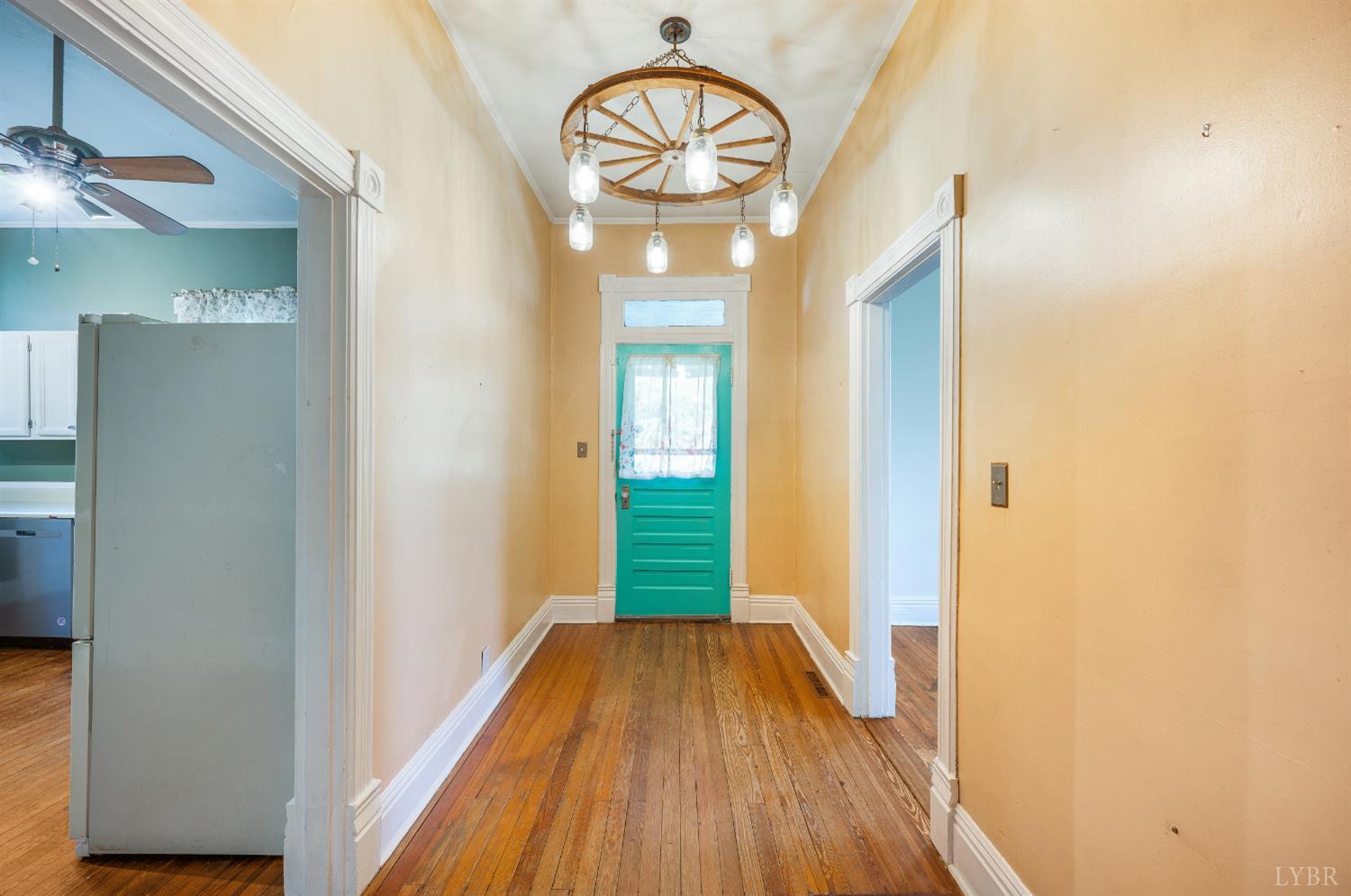 113 Garland Avenue Amherst, VA 24521 - Photo 3 of 37