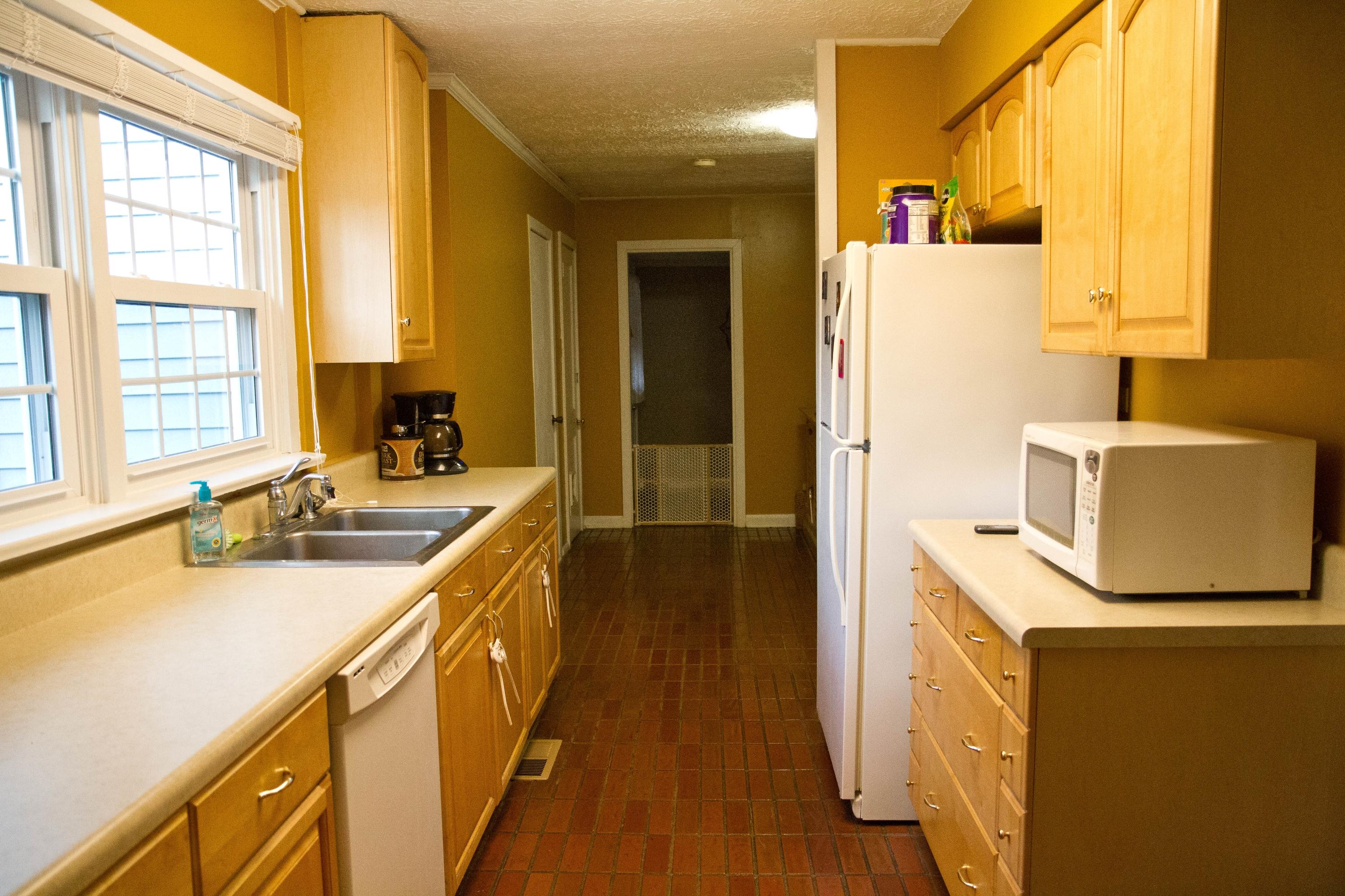 102 East Malta Road Oak Ridge, TN 37830 - Photo 10 of 21 kitchen1
