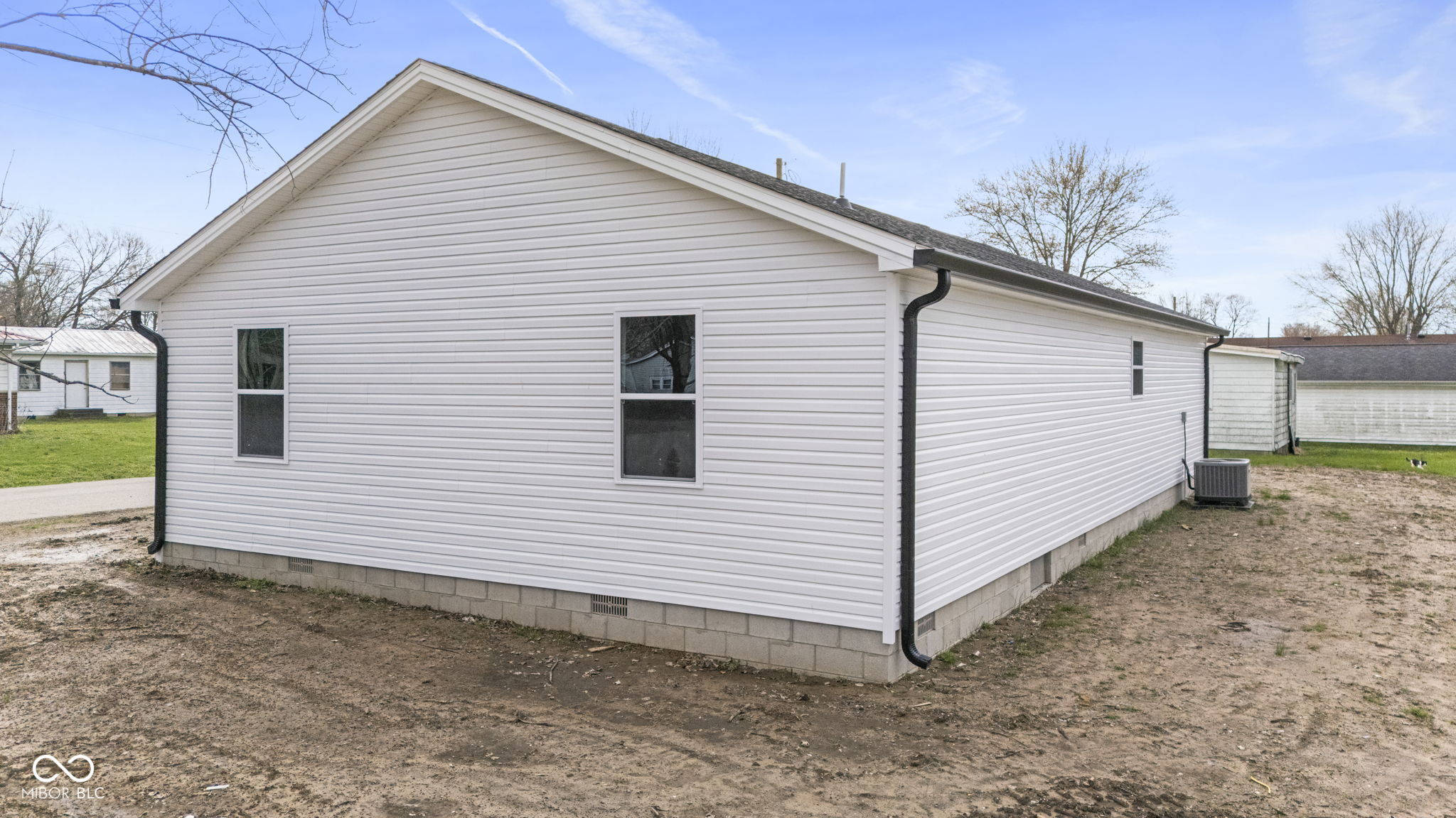 982 North 3rd Street Austin, IN 47102 - Photo 4 of 26