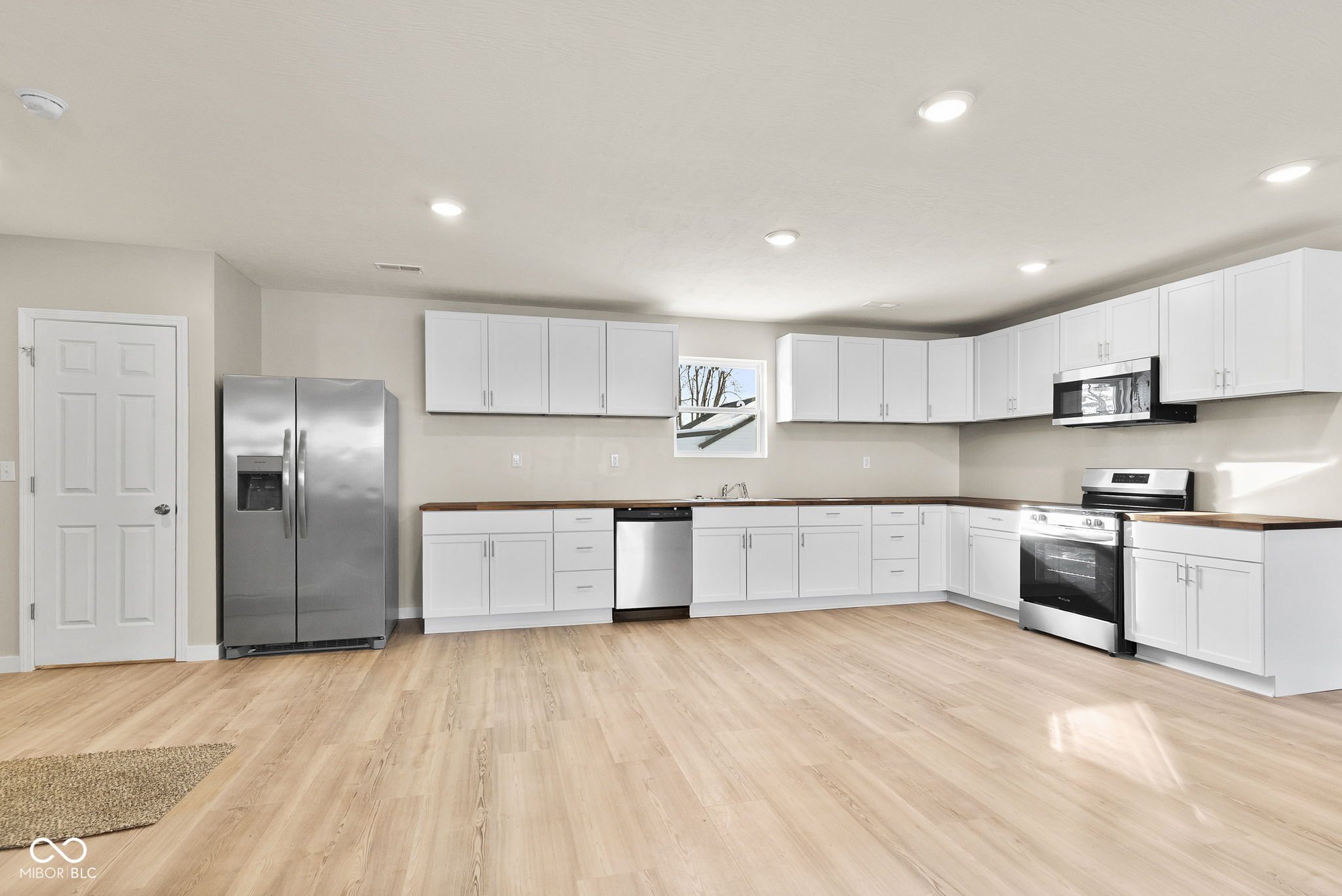982 North 3rd Street Austin, IN 47102 - Photo 7 of 26