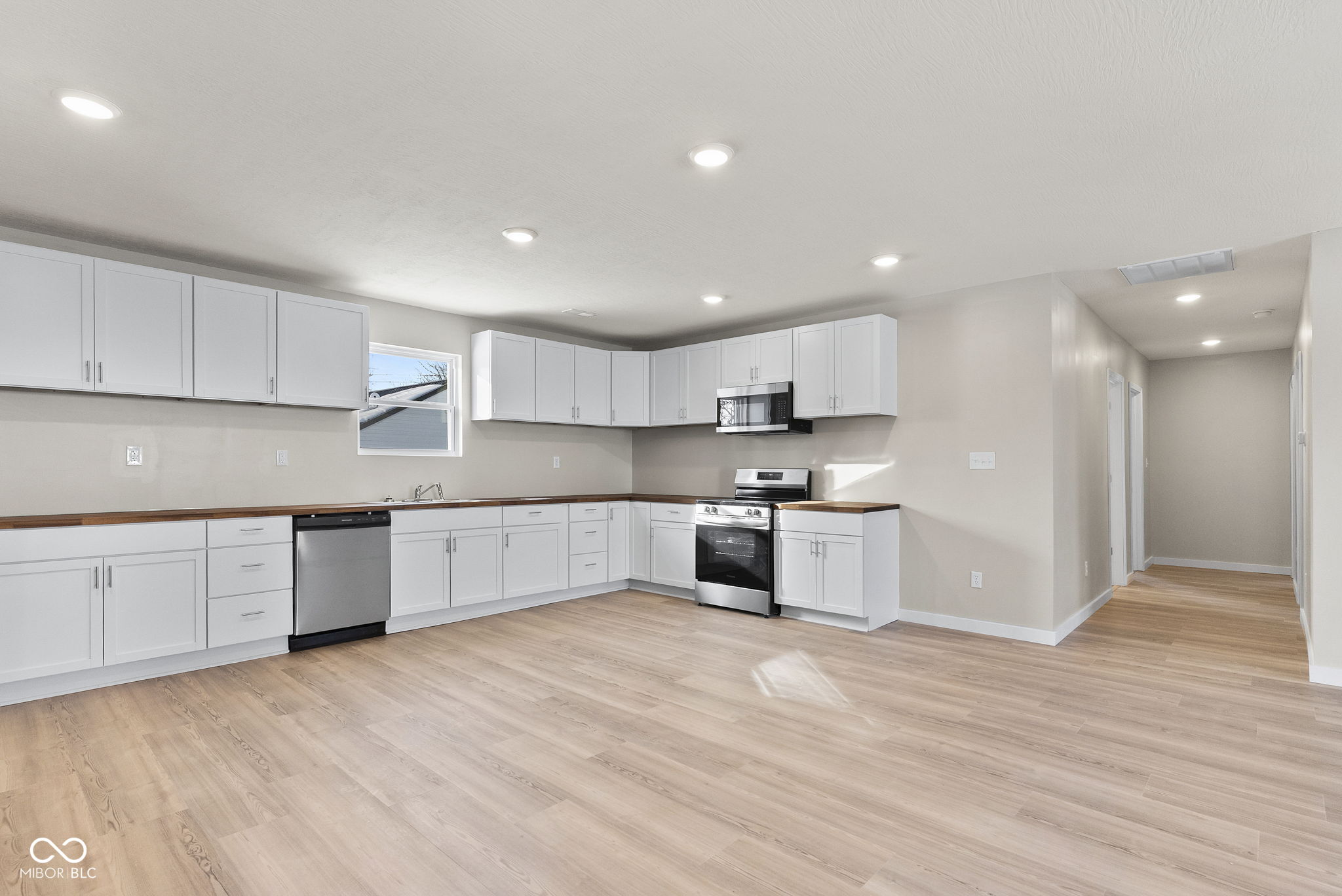 982 North 3rd Street Austin, IN 47102 - Photo 8 of 26