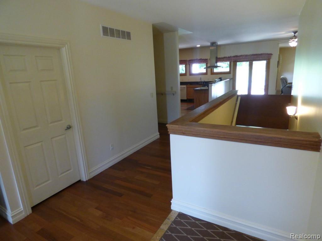4685 Orion Road Rochester, MI 48306 - Photo 9 of 56 P1250900.jpg