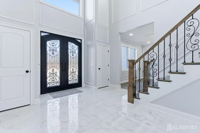 a view of entryway and hall