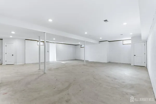 $2,050,000 | 4 Hemlock Drive, Edison, NJ 08820