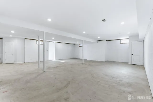 $1,995,000 | 4 Hemlock Drive, Edison, NJ 08820