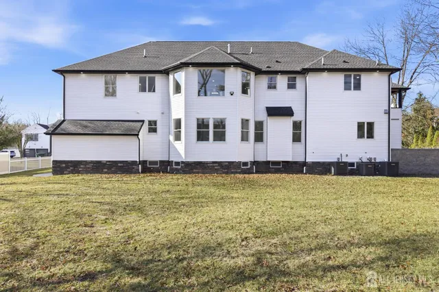 $1,995,000 | 4 Hemlock Drive, Edison, NJ 08820