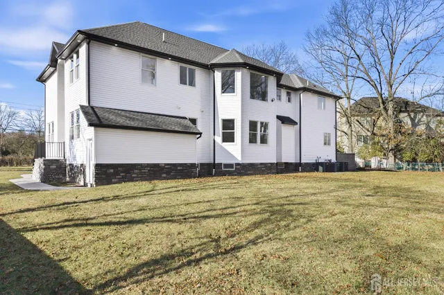 $1,995,000 | 4 Hemlock Drive, Edison, NJ 08820