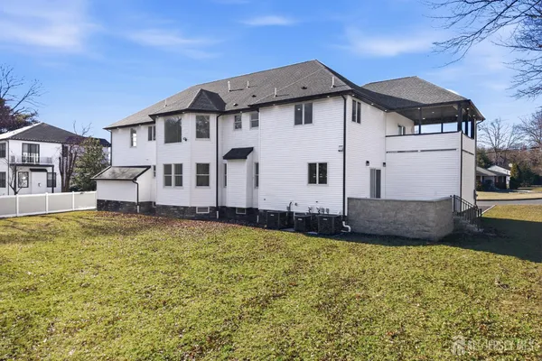 $2,050,000 | 4 Hemlock Drive, Edison, NJ 08820