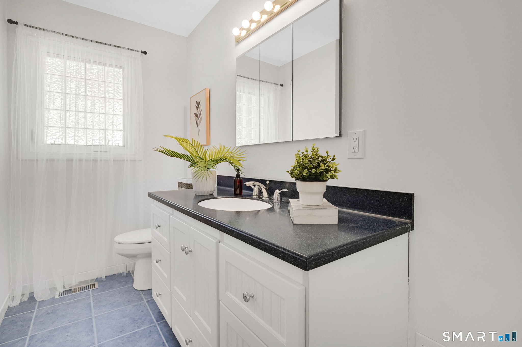 41 Sequin Road West Hartford, CT 06117 - Photo 24 of 40