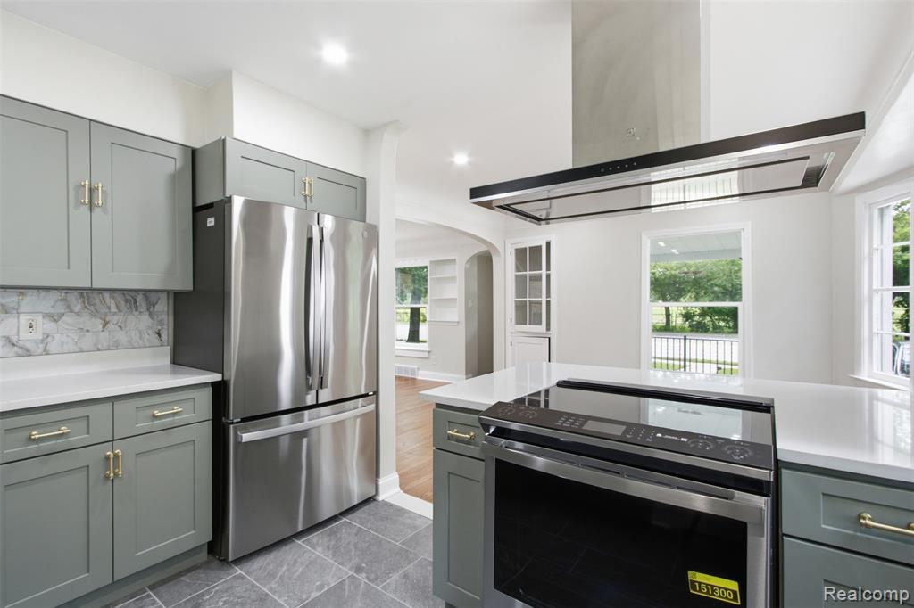 1388 Vernier Road Grosse Pointe, MI 48236 - Photo 8 of 17