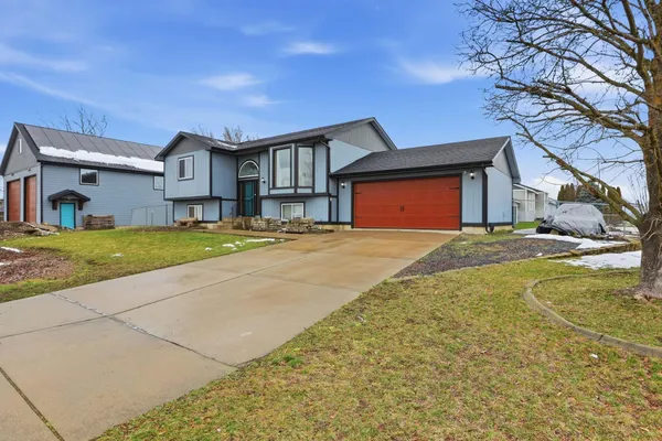 $725,000 | 25421 East Joseph Avenue, Newman Lake, WA 99025