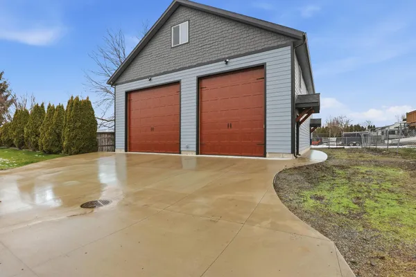 $725,000 | 25421 East Joseph Avenue, Newman Lake, WA 99025