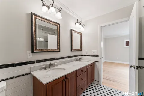 $579,000 | 53 Grassy Plain Street, Unit B5, Bethel, CT 06801