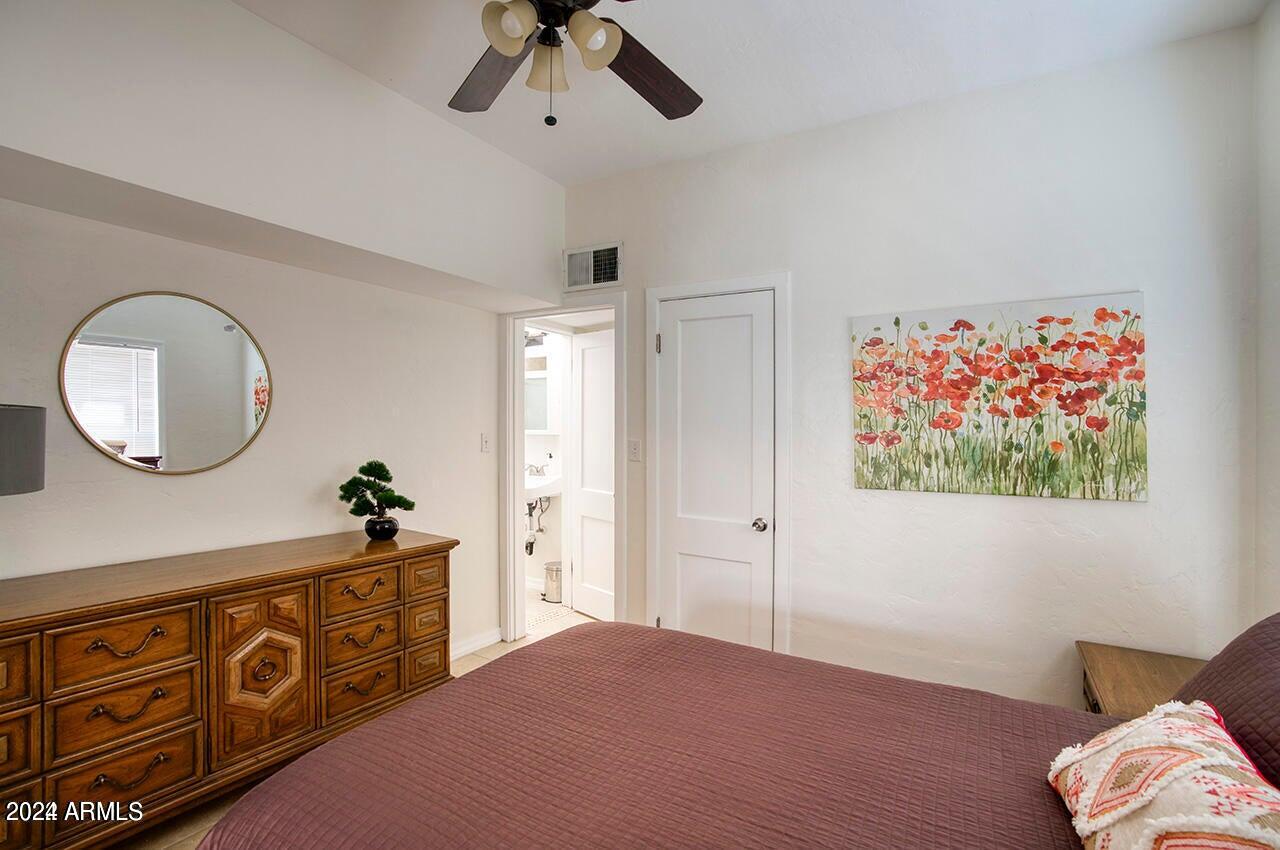 502 West Roma Avenue, Unit B Phoenix, AZ 85013 - Photo 12 of 15