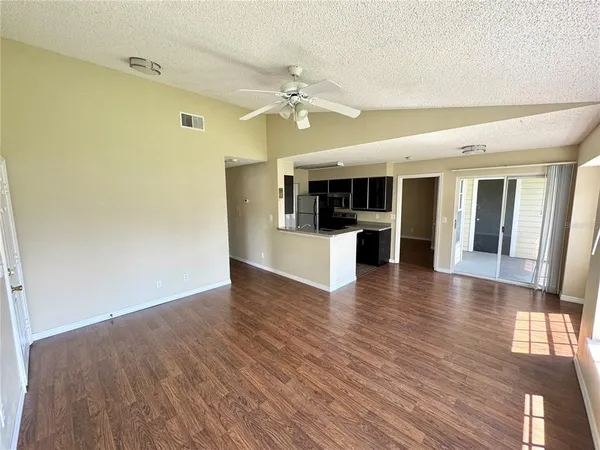 $200,000 | 1059 South Hiawassee Road, Unit 1824, Orlando, FL 32835