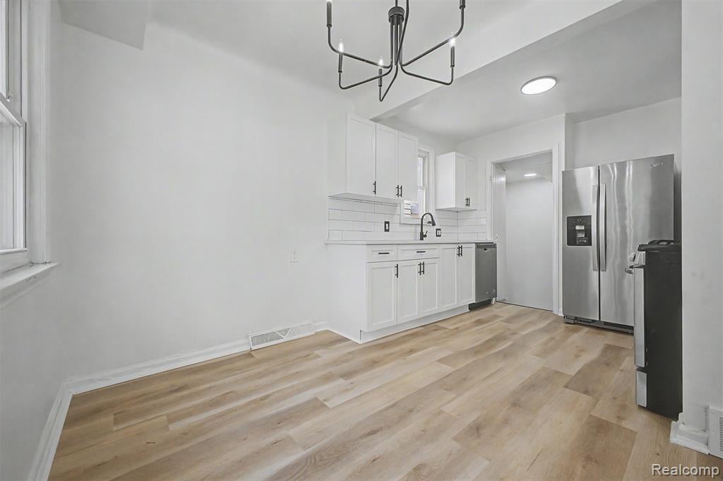 6785 Pelham Road Allen Park, MI 48101 - Photo 9 of 33 Gallery Image 9