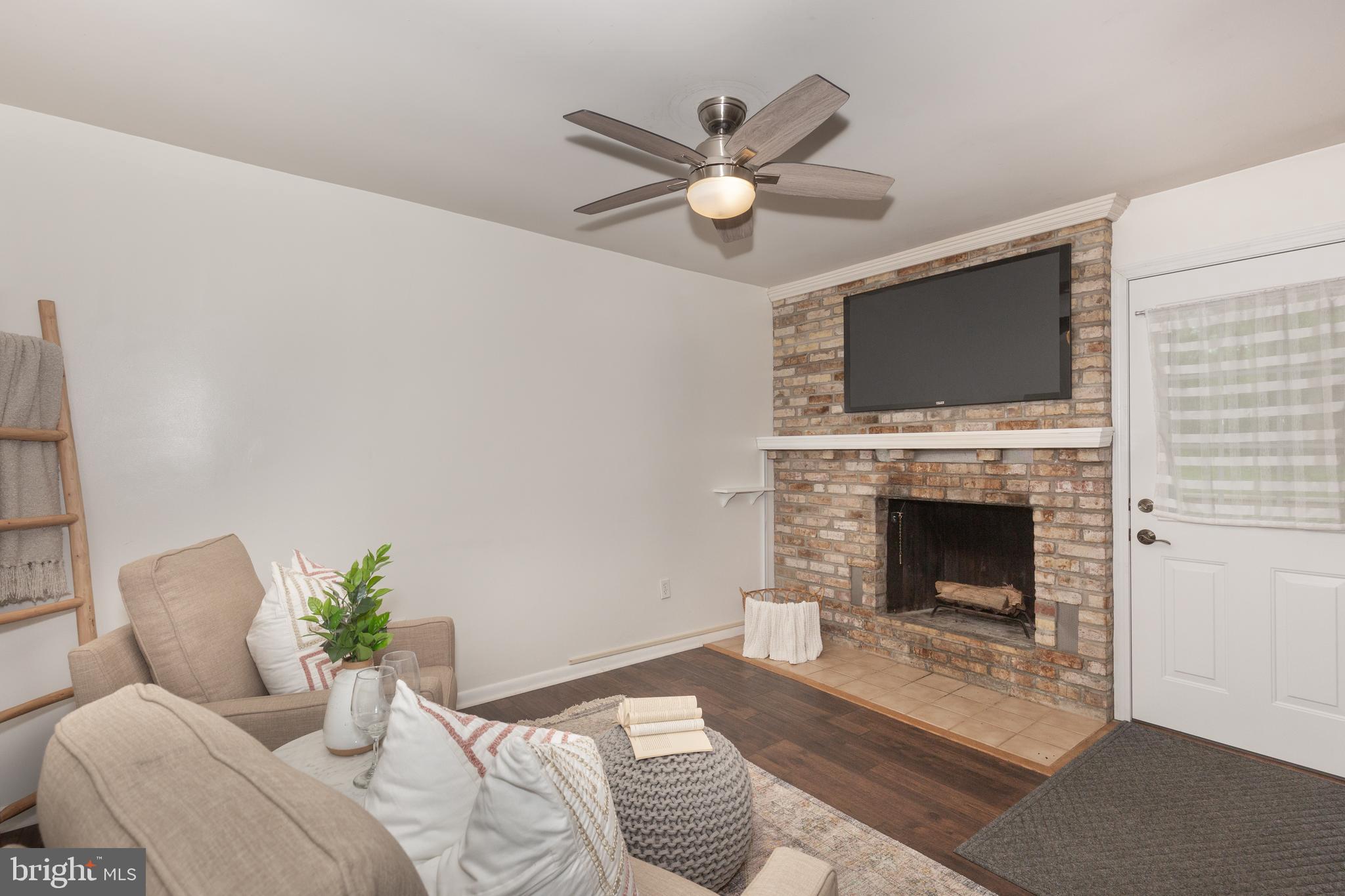 2711 Overview Road Hampstead, MD 21074 - Photo 19 of 65 Sitting Room/Family Room
