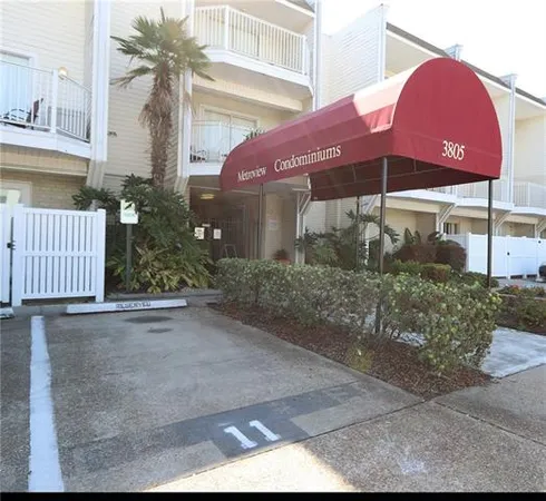 $1,250 | 3805 Houma Boulevard, Unit A110, Metairie, LA 70006