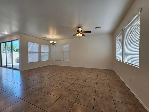 $2,350 | 3542 South Posse Trail, Gilbert, AZ 85297
