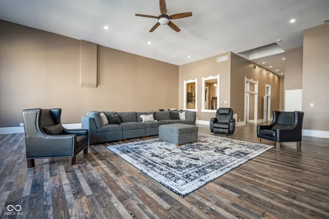 $3,000 | 12 East Washington Street, Unit 201, Greencastle, IN 46135