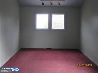 905 Woodlane Road Edgewater Park, NJ 08010 - Photo 7 of 8 Bedroom - Main